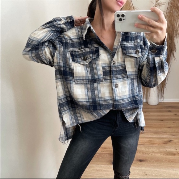 🆕🔄 Reposh Grace Distressed Plaid Jacket | Navy - Picture 3 of 10